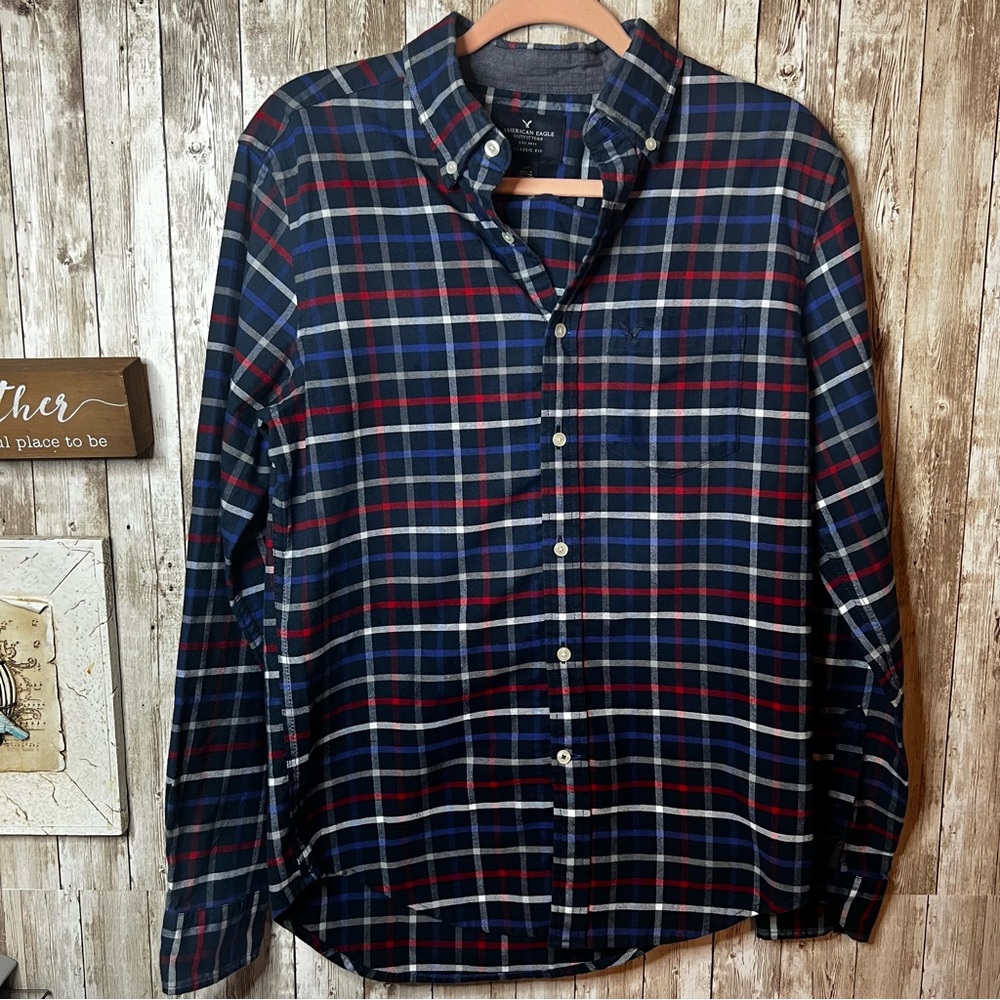 American Eagle Outfitters Navy and Red Plaid Shirt Men’s Small